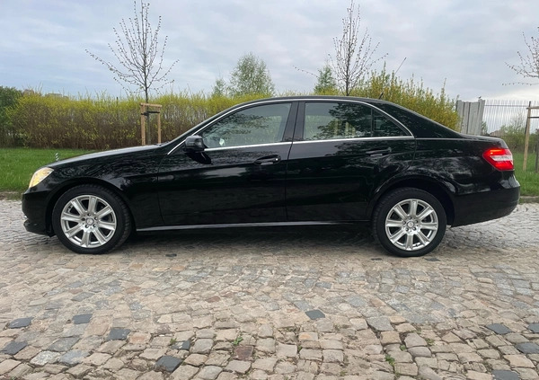 Mercedes-Benz Klasa E cena 52400 przebieg: 175000, rok produkcji 2012 z Kielce małe 436